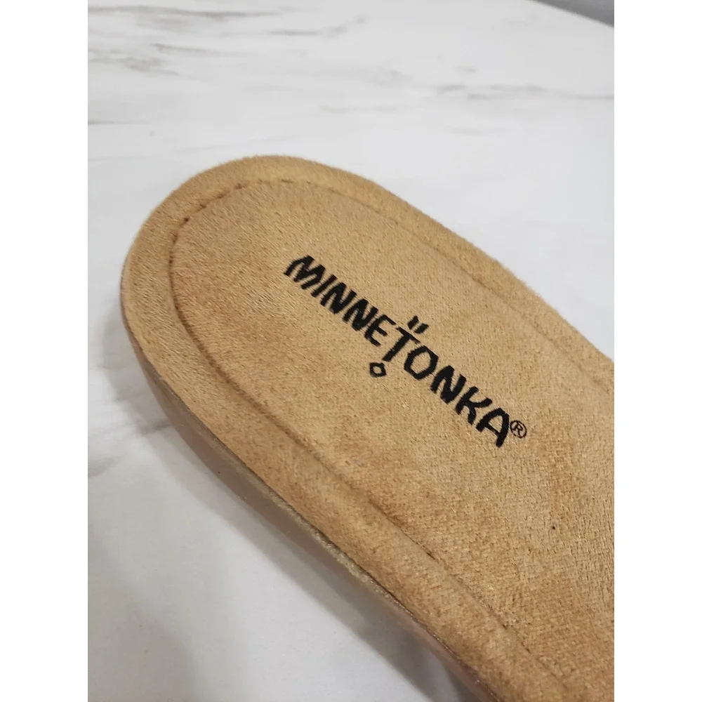 NEW NO BOX Minnetonka Sunny Thong Leather Slip On Thong Sandals WOMENS 11 NARROW